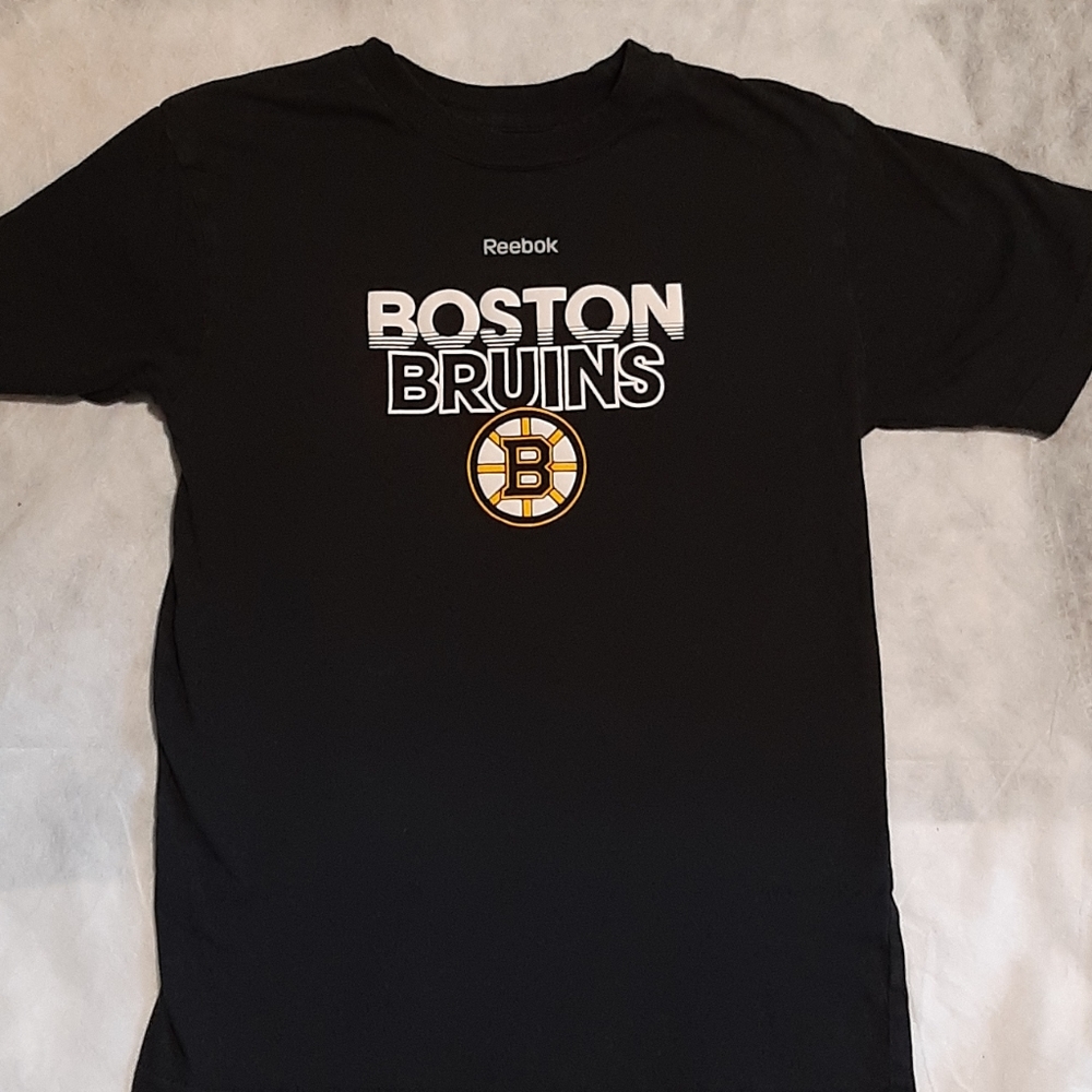 🎈 Reebok Boston Bruins shirt 🎈